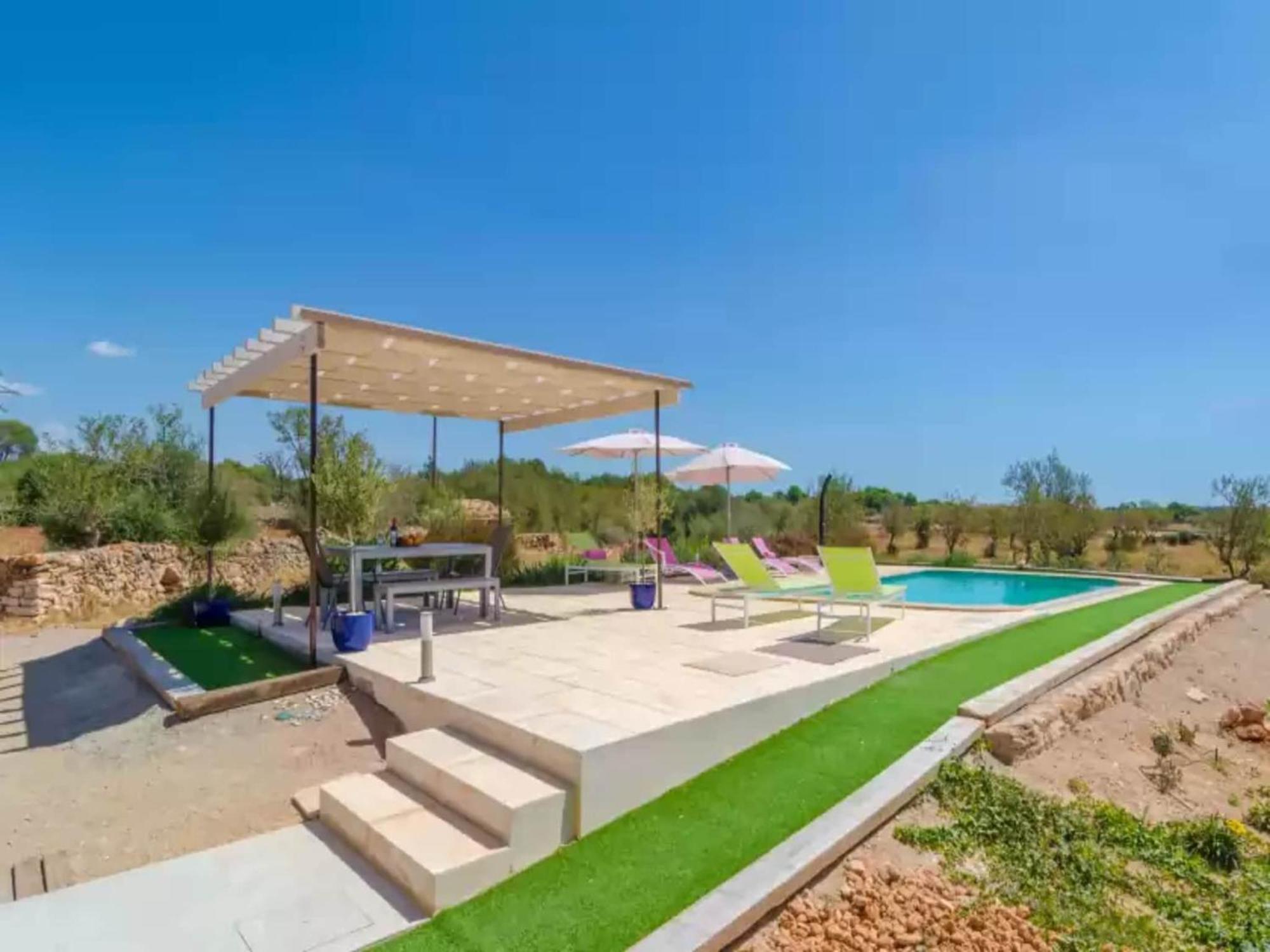 Villa Attractive With Pool *